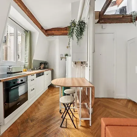 Calme Et Atypique Champs-elysees, Parc Monceau Apartament Paryż