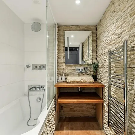 Apartament Calme Et Atypique Champs-elysees, Parc Monceau *