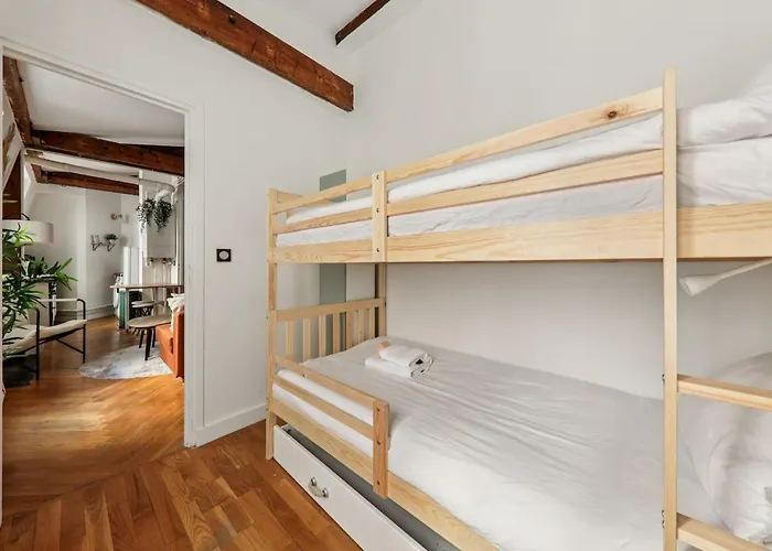 Apartment Calme Et Atypique Champs-elysees, Parc Monceau Paris