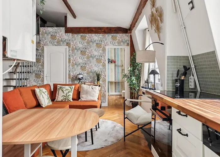 Calme Et Atypique Champs-elysees, Parc Monceau Apartment