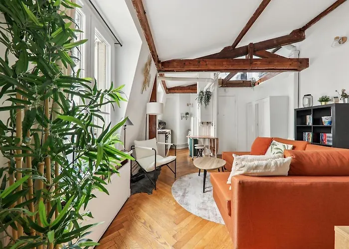 Calme Et Atypique Champs-elysees, Parc Monceau Apartment Paris